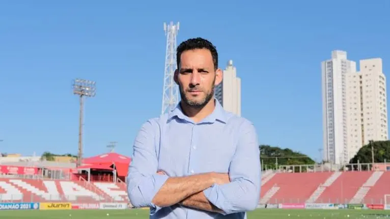 Frontini encerrou a carreira de jogador e logo assumiu função ainda quando estava no Vila Nova |Douglas Monteiro / Vila Nova