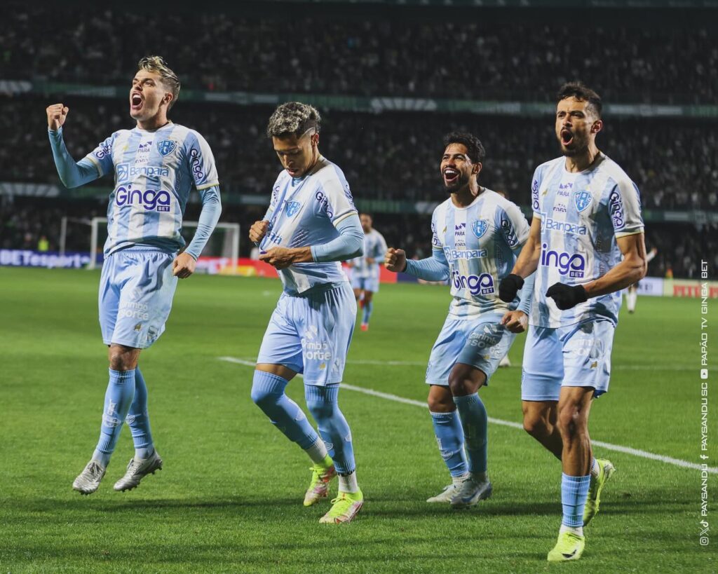 523347005_18522076912049693_2630476805998351411_n-1024x819 Torcida do Paysandu da show em curitiba! 7 imagens que marcaram a noite!