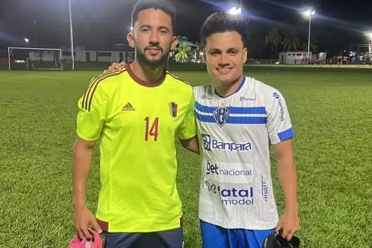 Esli-Garcia-e-Heber-Garcia Esli Garcia agita torcida do Paysandu com foto de uniforme durante as férias