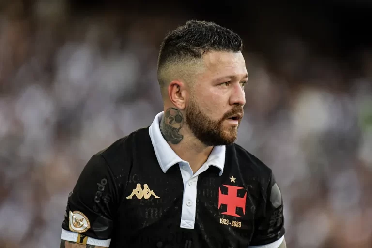 Rossi no Paysandu em 2025? – Presidente revela investidas!