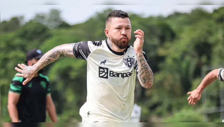 Rossi atacante do Paysandu em treinamento no CT