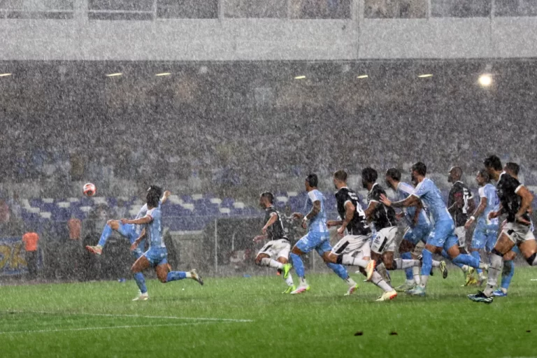 Hora da Virada: Paysandu tem desafio crucial contra o América-MG na Série B