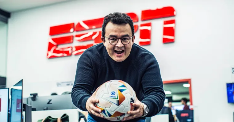 Natural de Santarém, no interior do Pará, Rogério Vaughan deixou sua terra natal ainda jovem para perseguir o sonho da narração esportiva em São Paulo. | Reprodução