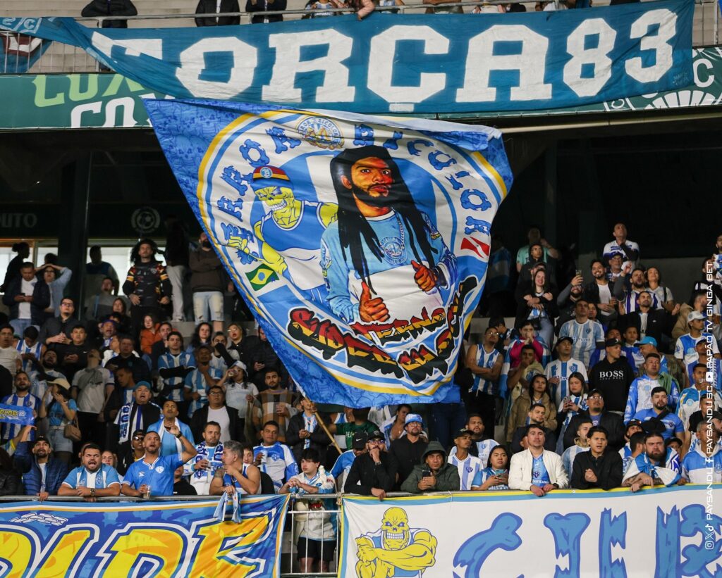 522399259_18516107458023781_6568645475455022043_n-1024x821 Torcida do Paysandu da show em curitiba! 7 imagens que marcaram a noite!