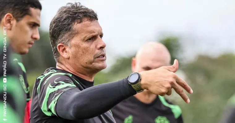 Claudinei não quis saber de repouso. Ele sabe que o Lobo precisa vencer nem que seja por 0,5 a 0 | Matheus Vieira/Paysandu