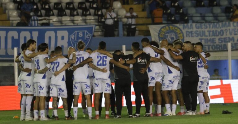 Jogadores do Paysandu refletem sobre derrota e buscam motivação para reverter situação na Série B | (Mauro Ângelo / Diário do Pará