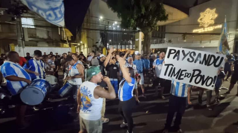 cameraTorcedores do Paysandu protestam por mudanças na gestão e exigem participação nas eleições | (Mauro Ângelo / Diário do Pará
