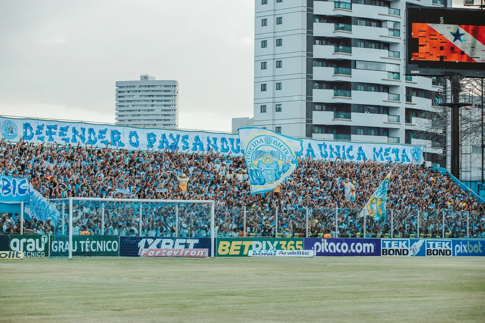 paysandu-x-castanhal-curuzu-lotada Paysandu  x Castanhal: escalações, arbitragem e onde assistir à semifinal do Parazão 2026